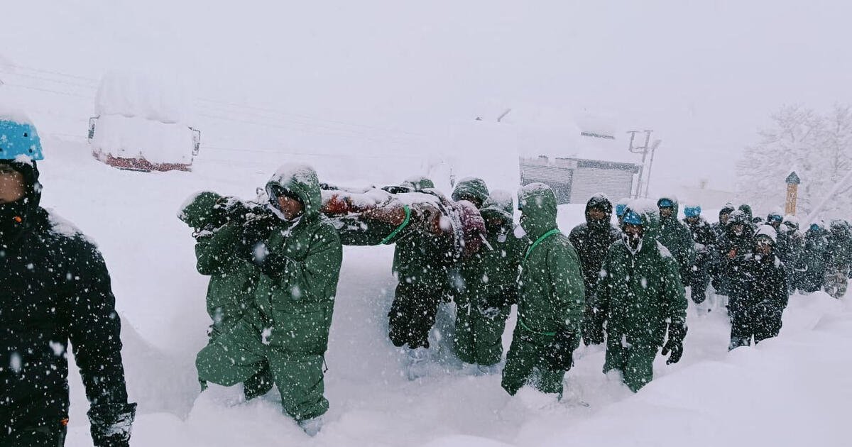 India Avalanche shares construction workers in the Utarakhand State, leaving the tens