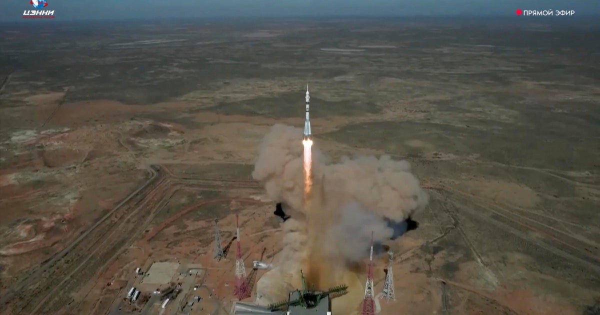 NASA astronaut Jonny Kim, 2 Russian Cosmonuts struggling on the flight at space station