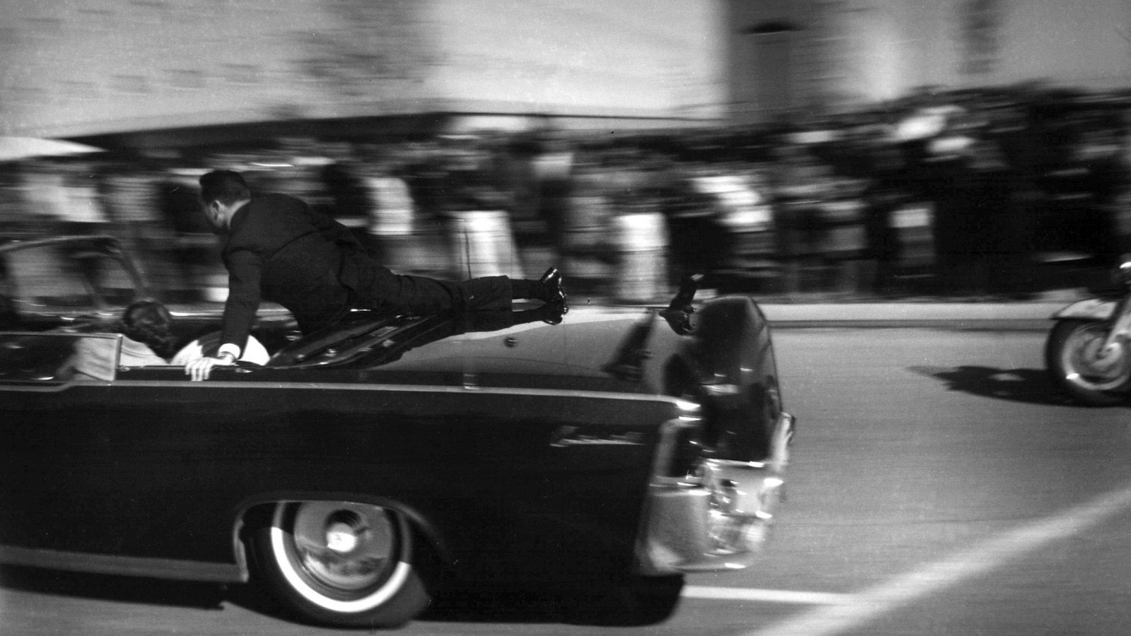 'Director' JFK 'Oliver stone to testify command for murder files