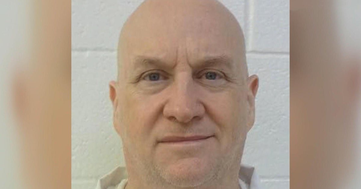 Manhunt continues after ex known the police chief as "devil in the ozarks" there was scene