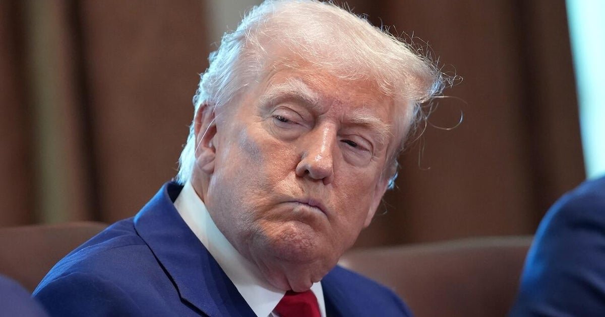 Trump contains the cabinet meet after the data shows economy economy