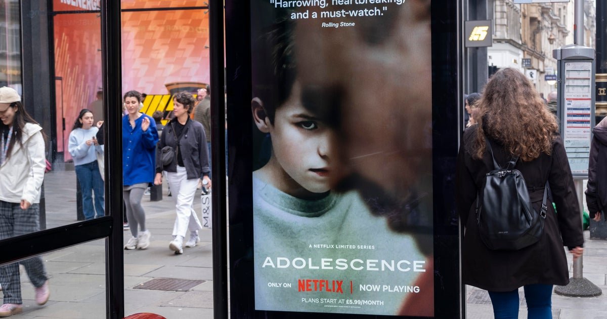 Netflix hit "teens" Push fuel in the UK scole to teach the boys on online misoghoes