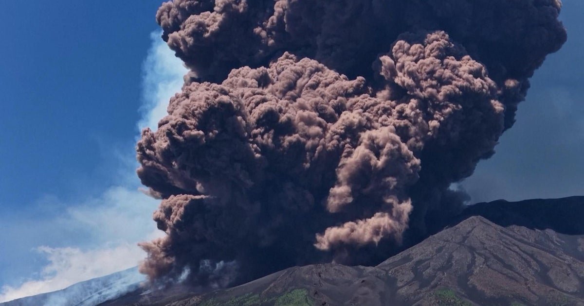 Video shows the Cendra's cloud as the Month Europe Ethna of Italy of Italy