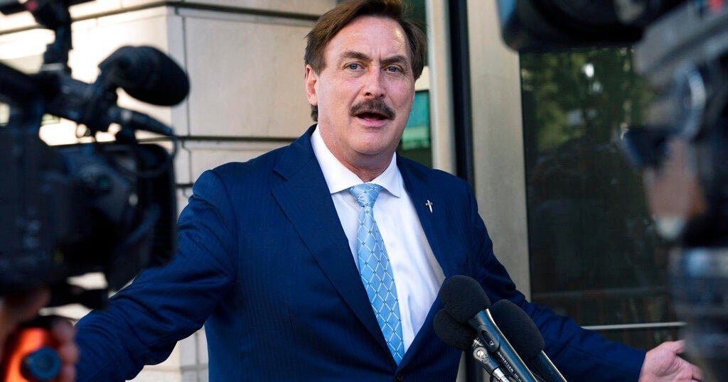 MyPillow CEO MIKE Lindell is using their defamation test for selling goods: "Use the promo code code"