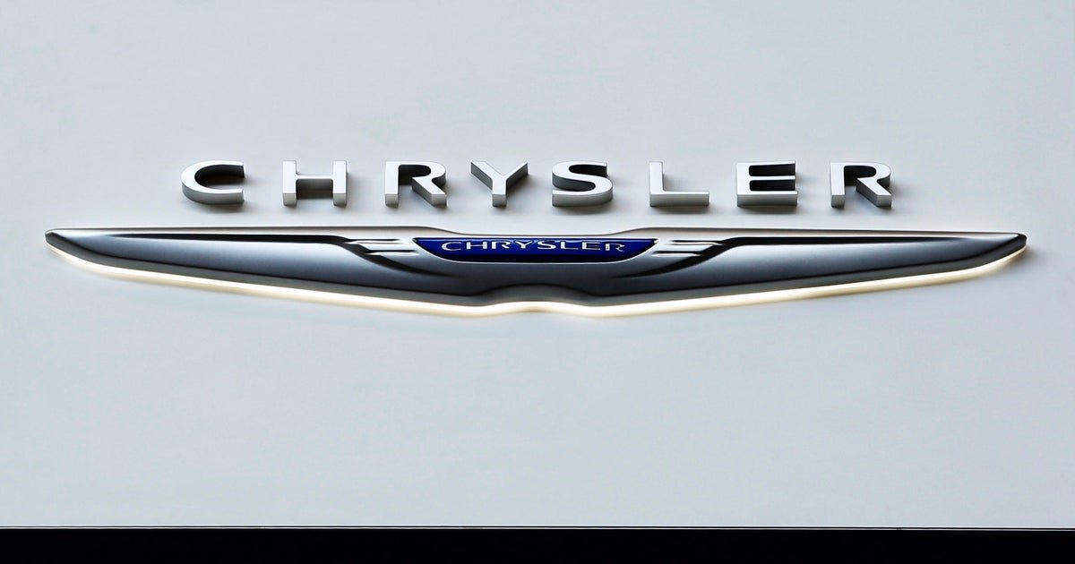 Chrysler will remember more than 250,000 Voyager vehicles to repair potential airbag problem
