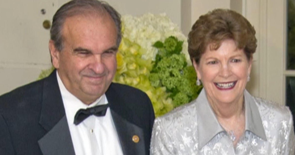 Senator had her husband removed from the Watchlist Tsa, sources say