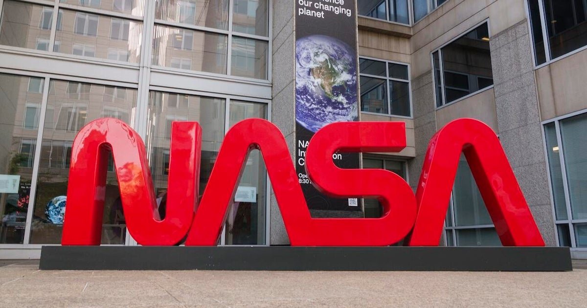 See the images of nasa of a solar flare of an intense class