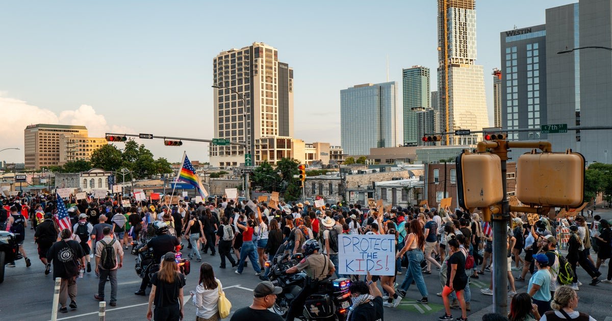 Protests against Raidad immigration Spring in the Cities in us