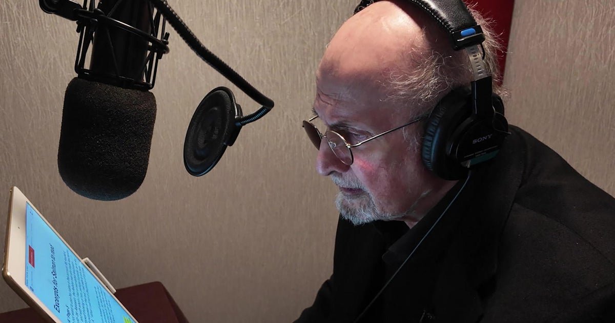 Salman Rushdie read extracts from his book "knife"