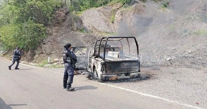 5 dead police officers after being "attached" in Mexico; Patrol of the vehicle set to fire