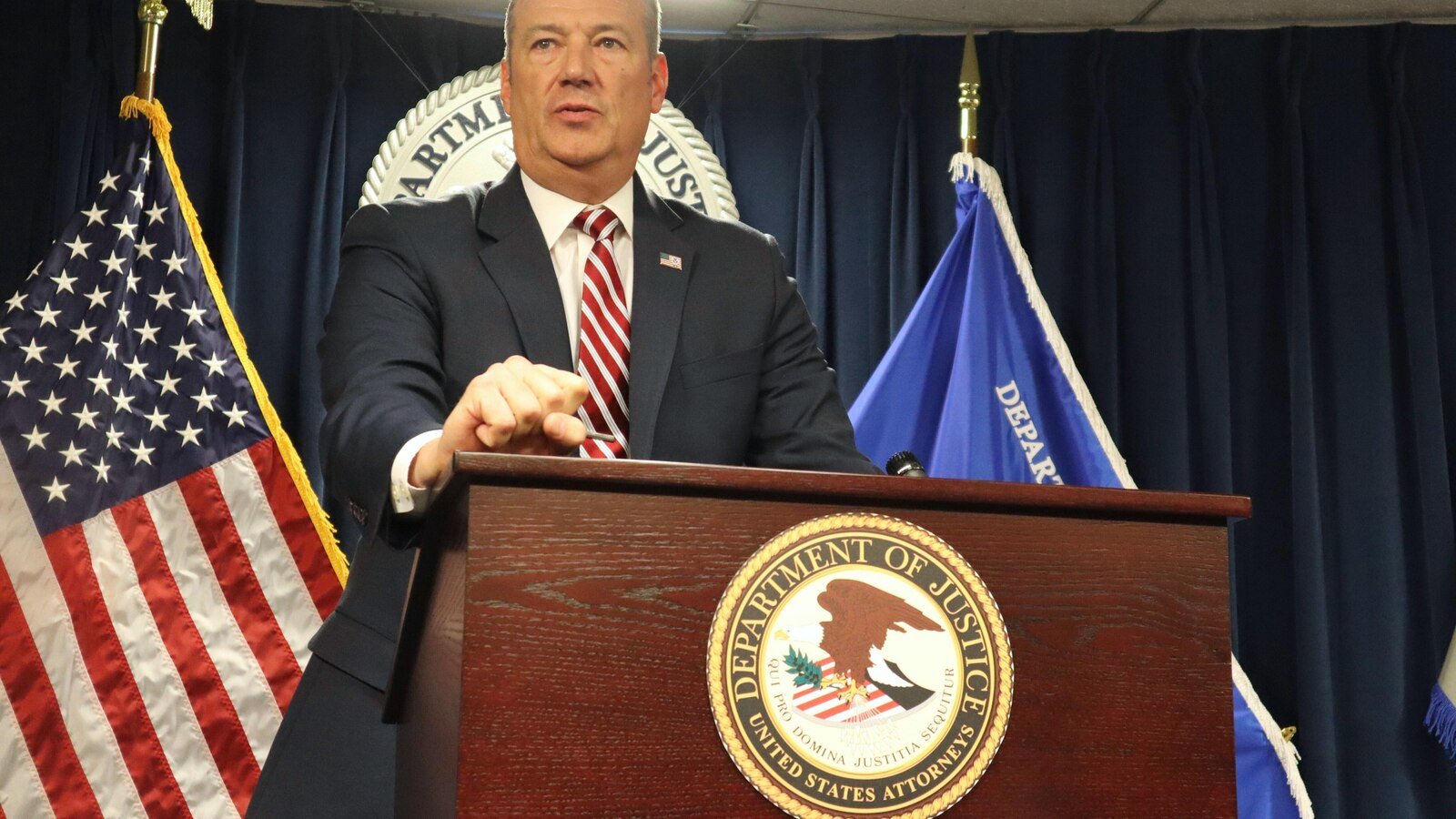 Chief ice defends the use of masks, decry sectiary jurisdations