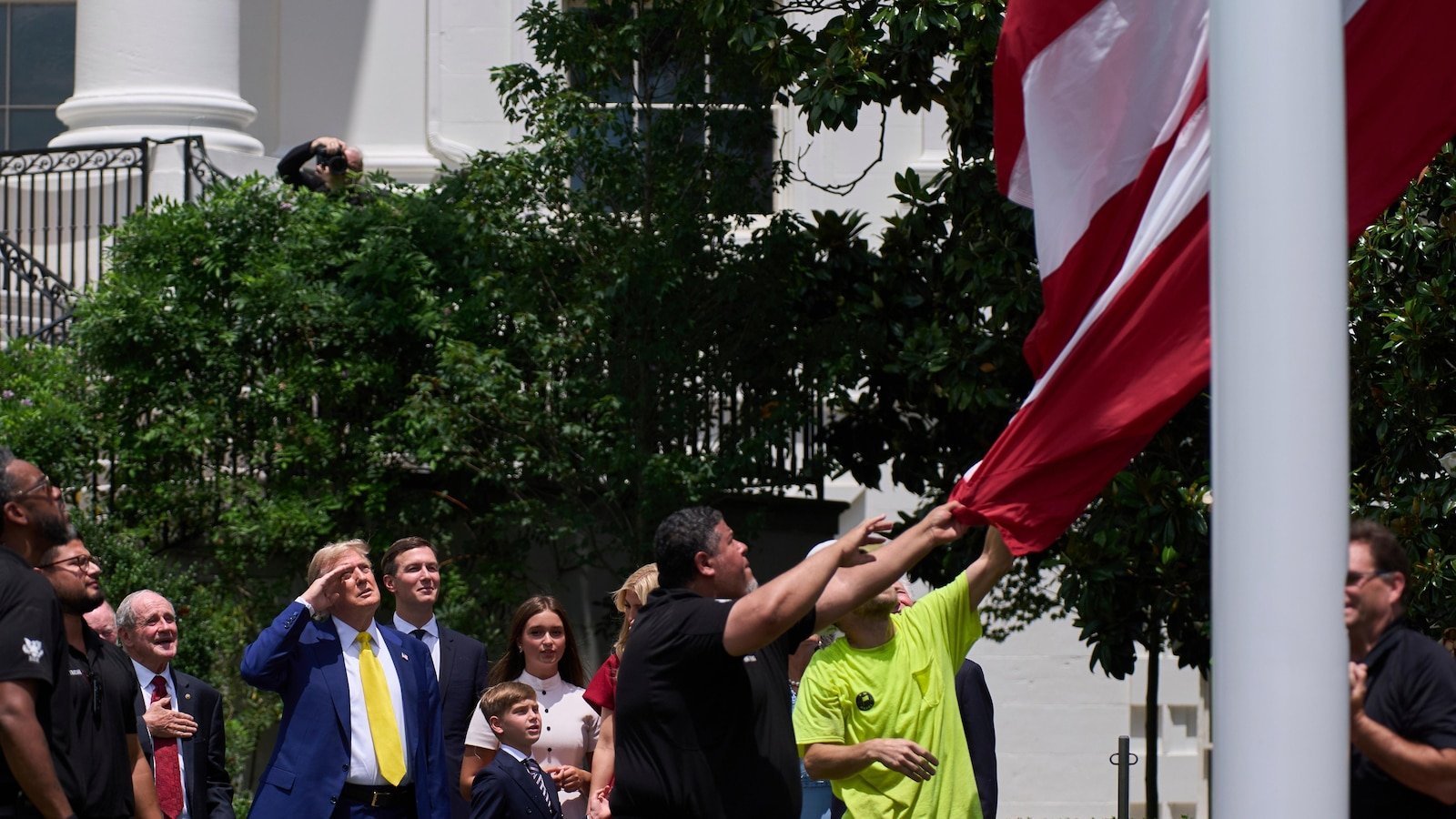 Trump replaces the white house with new flagpoles