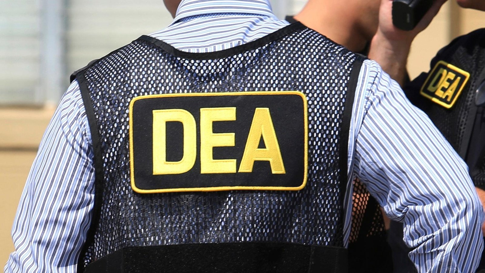 Dea informant clawed in gentle scheme for cootain traffic store