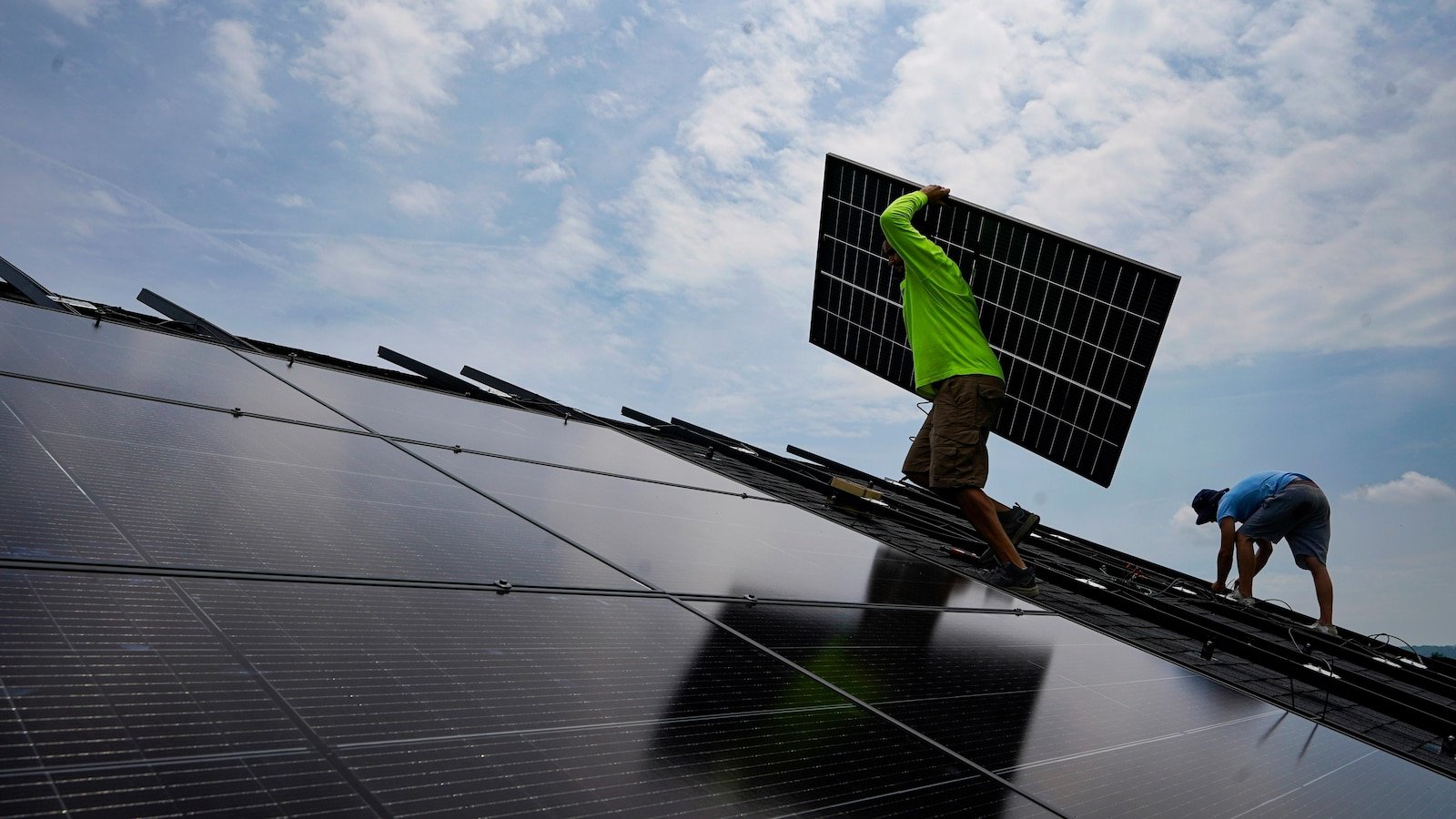 Republicans of Senate Double and Target Clean Energet In Draft Tax Tax