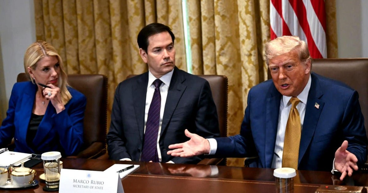 President Trump has questioned on the doj report that says Jeffrey EpStein has no list list
