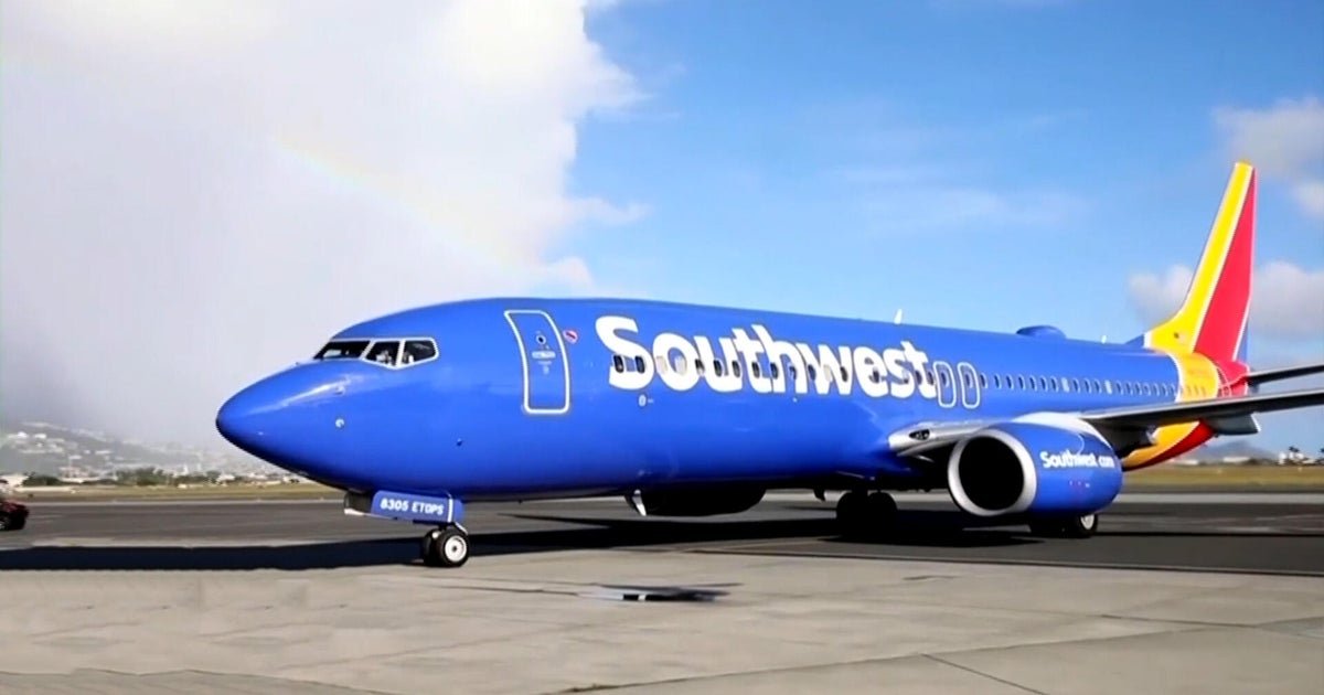 Passengers react after the sweeping flight makes aggressive maneuver to avoid collision