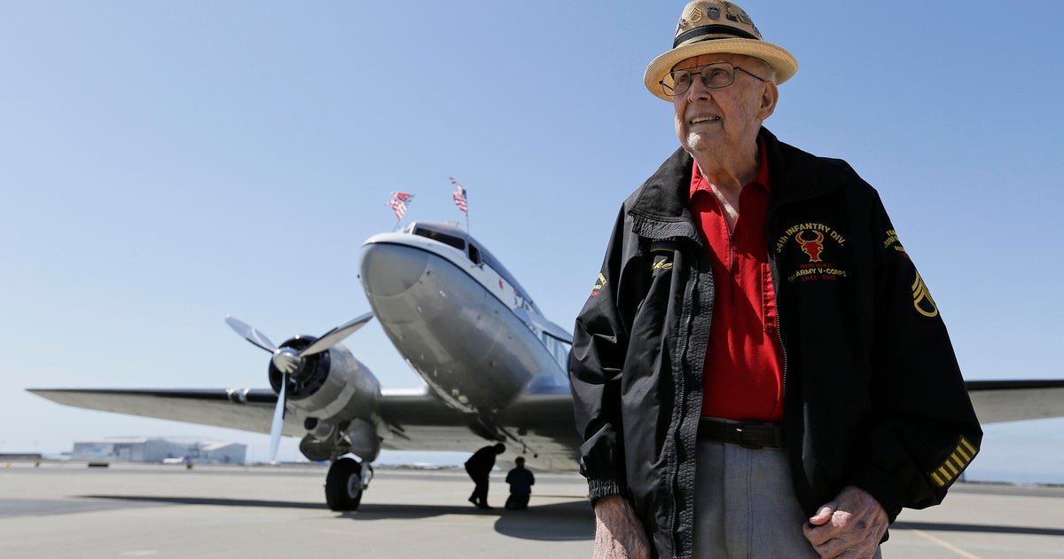 "Papa Jake" "D-Day Veteran and loved Tiktok Star, die 102