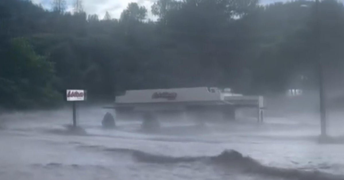 At least 3 killed in new mexico flash flood, the officials say