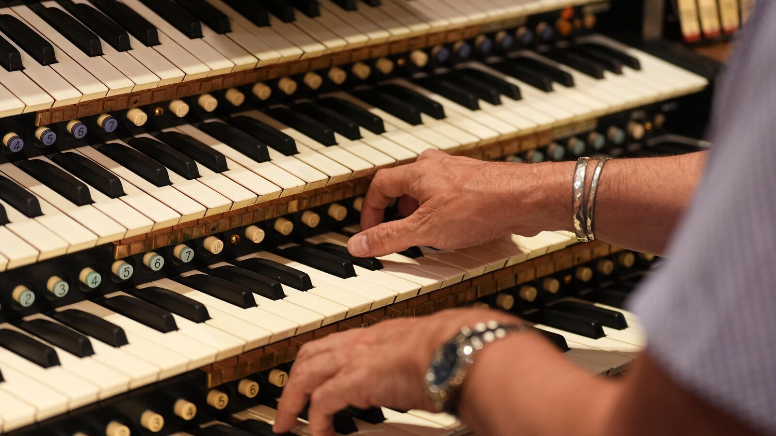 The family Wanamaker organ comes back from the public in the Fall art series in Philadelphia