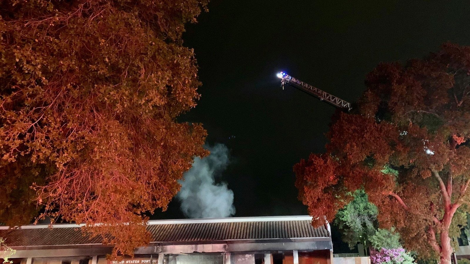 Suspect arrested after the car fails to post office and take fire
